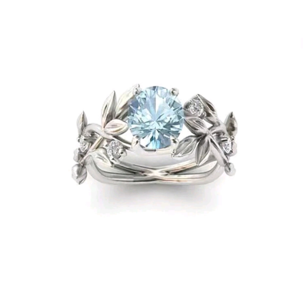 Pretty Unique Vintage Style Blue Ice Cubic Zirconia Silver Tone Ring